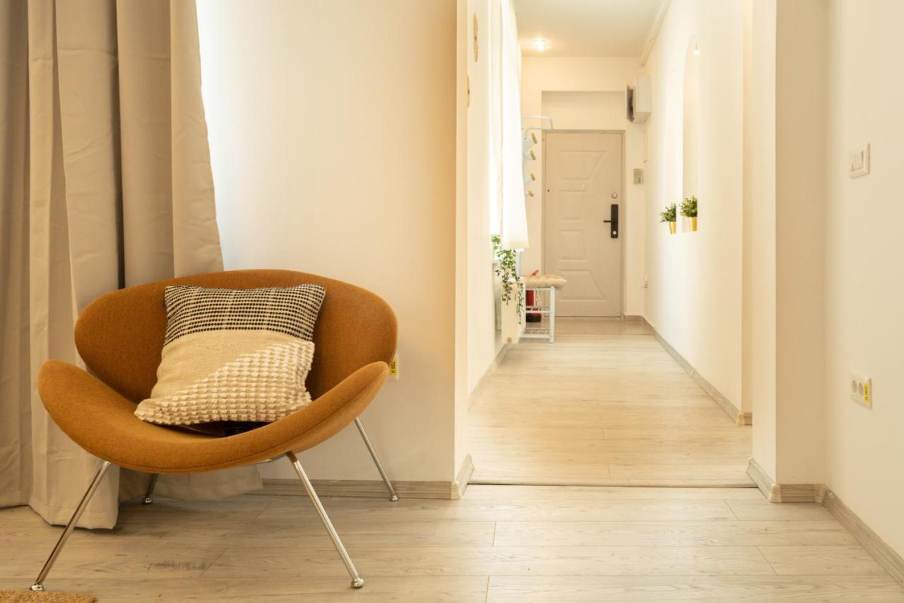 Ideal Stay: Spacious 2Br Apt Near Calea Victoriei บูคาเรสต์ ภายนอก รูปภาพ