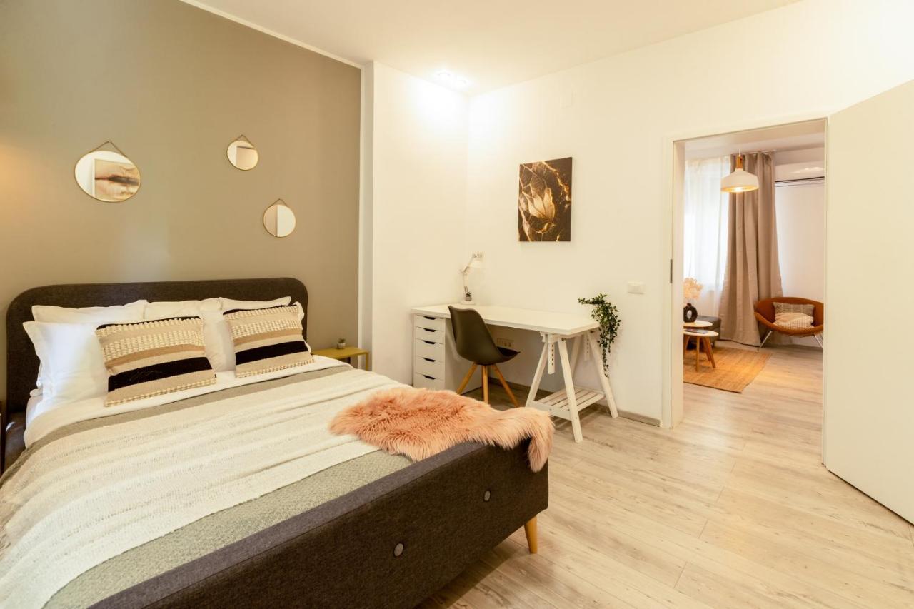 Ideal Stay: Spacious 2Br Apt Near Calea Victoriei บูคาเรสต์ ภายนอก รูปภาพ