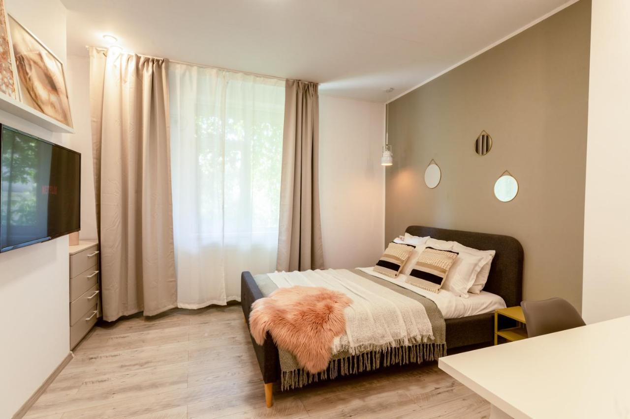Ideal Stay: Spacious 2Br Apt Near Calea Victoriei บูคาเรสต์ ภายนอก รูปภาพ