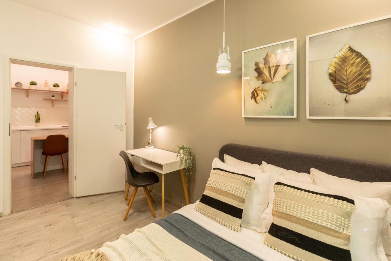 Ideal Stay: Spacious 2Br Apt Near Calea Victoriei บูคาเรสต์ ภายนอก รูปภาพ