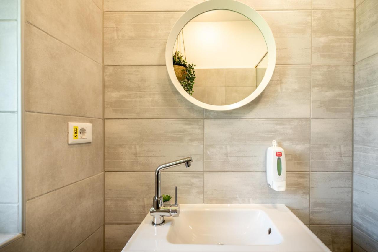 Ideal Stay: Spacious 2Br Apt Near Calea Victoriei บูคาเรสต์ ภายนอก รูปภาพ