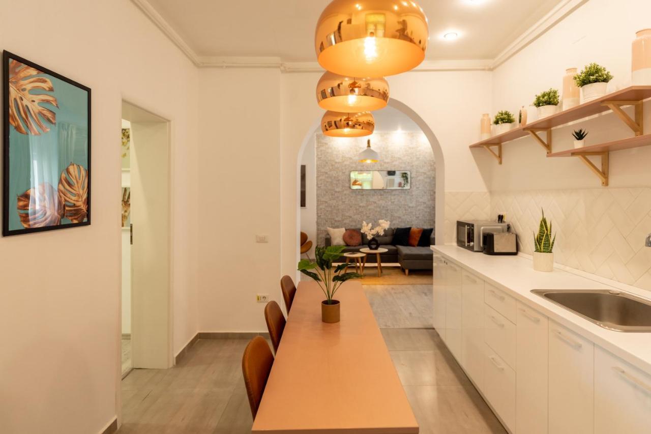 Ideal Stay: Spacious 2Br Apt Near Calea Victoriei บูคาเรสต์ ภายนอก รูปภาพ