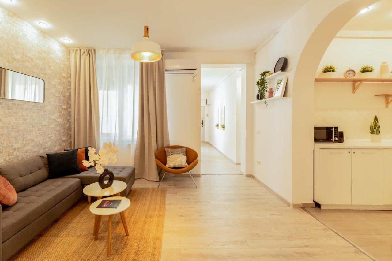 Ideal Stay: Spacious 2Br Apt Near Calea Victoriei บูคาเรสต์ ภายนอก รูปภาพ