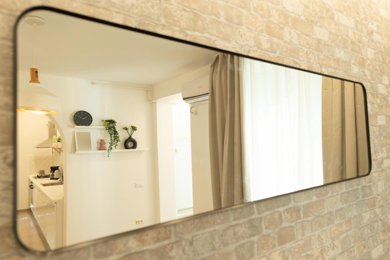 Ideal Stay: Spacious 2Br Apt Near Calea Victoriei บูคาเรสต์ ภายนอก รูปภาพ