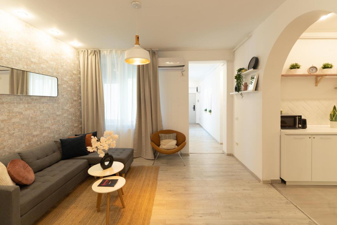 Ideal Stay: Spacious 2Br Apt Near Calea Victoriei บูคาเรสต์ ภายนอก รูปภาพ